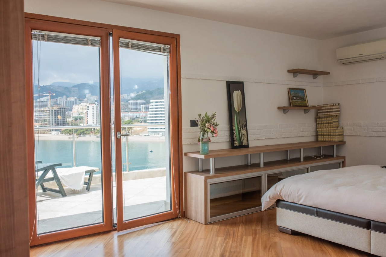 Penthouse in Budva, Montenegro, 142 m² - picture 1