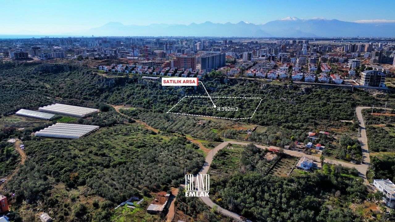 Terrain à Antalya, Turquie, 4 389 m² - image 2