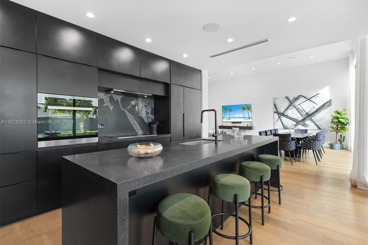 House in Miami, USA, 300 m² - picture 7