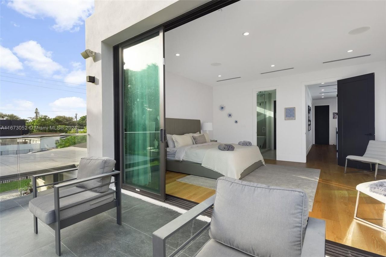 House in Miami, USA, 300 m² - picture 12