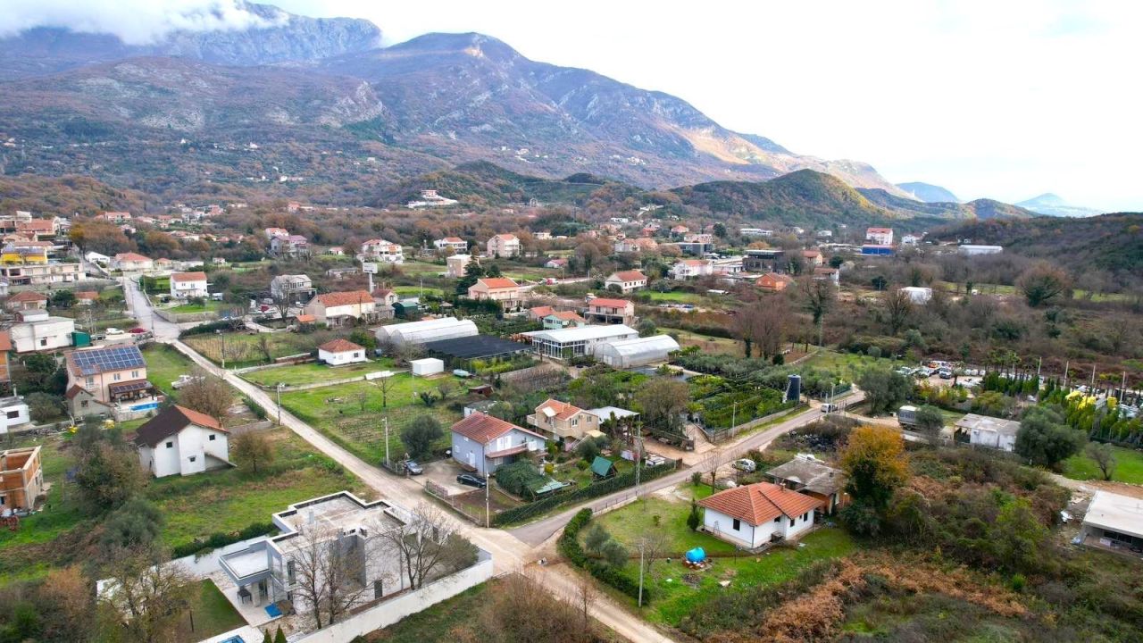 Land in Kotor, Montenegro, 1 136 m² - picture 1