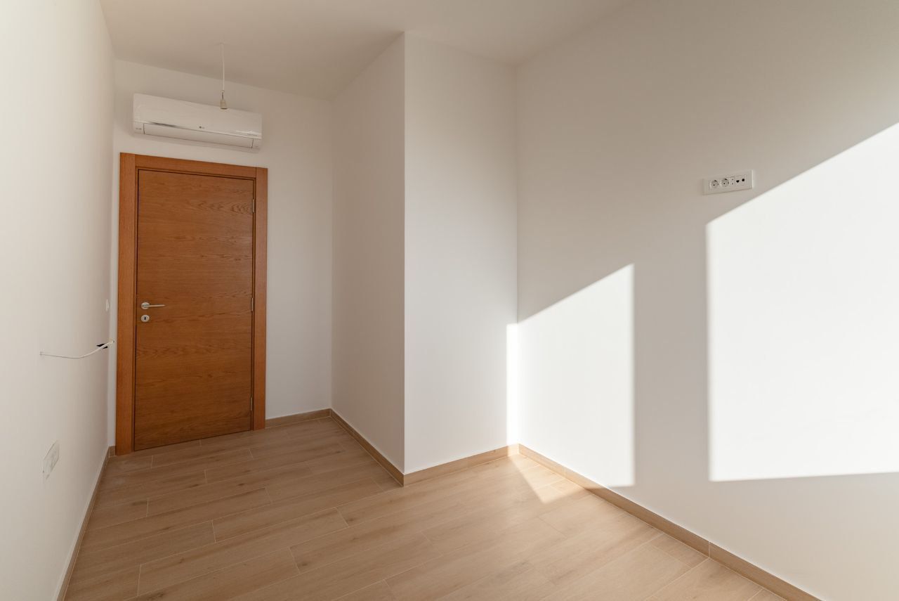 Flat in Budva, Montenegro, 73 m² - picture 12