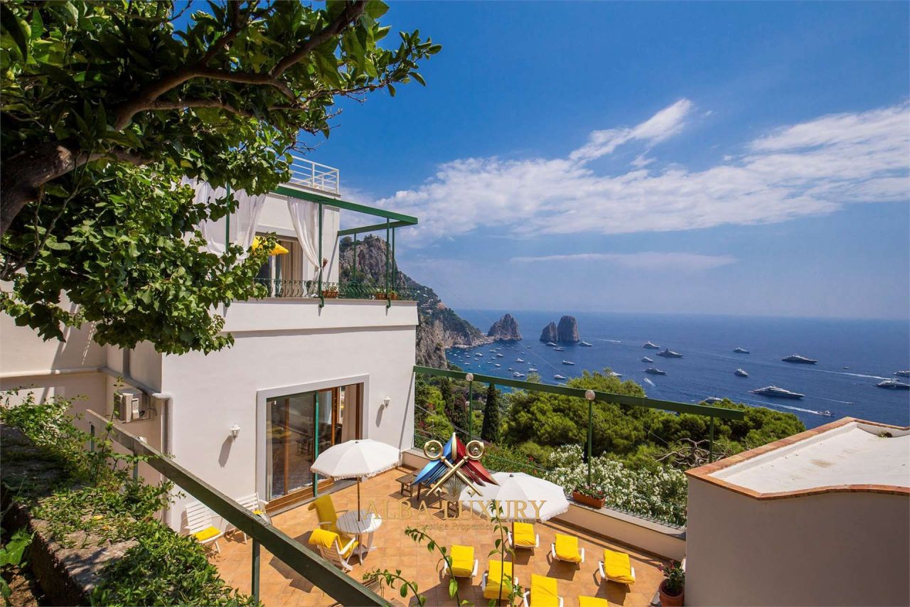 Villa à Capri, Italie, 620 m² - image 1