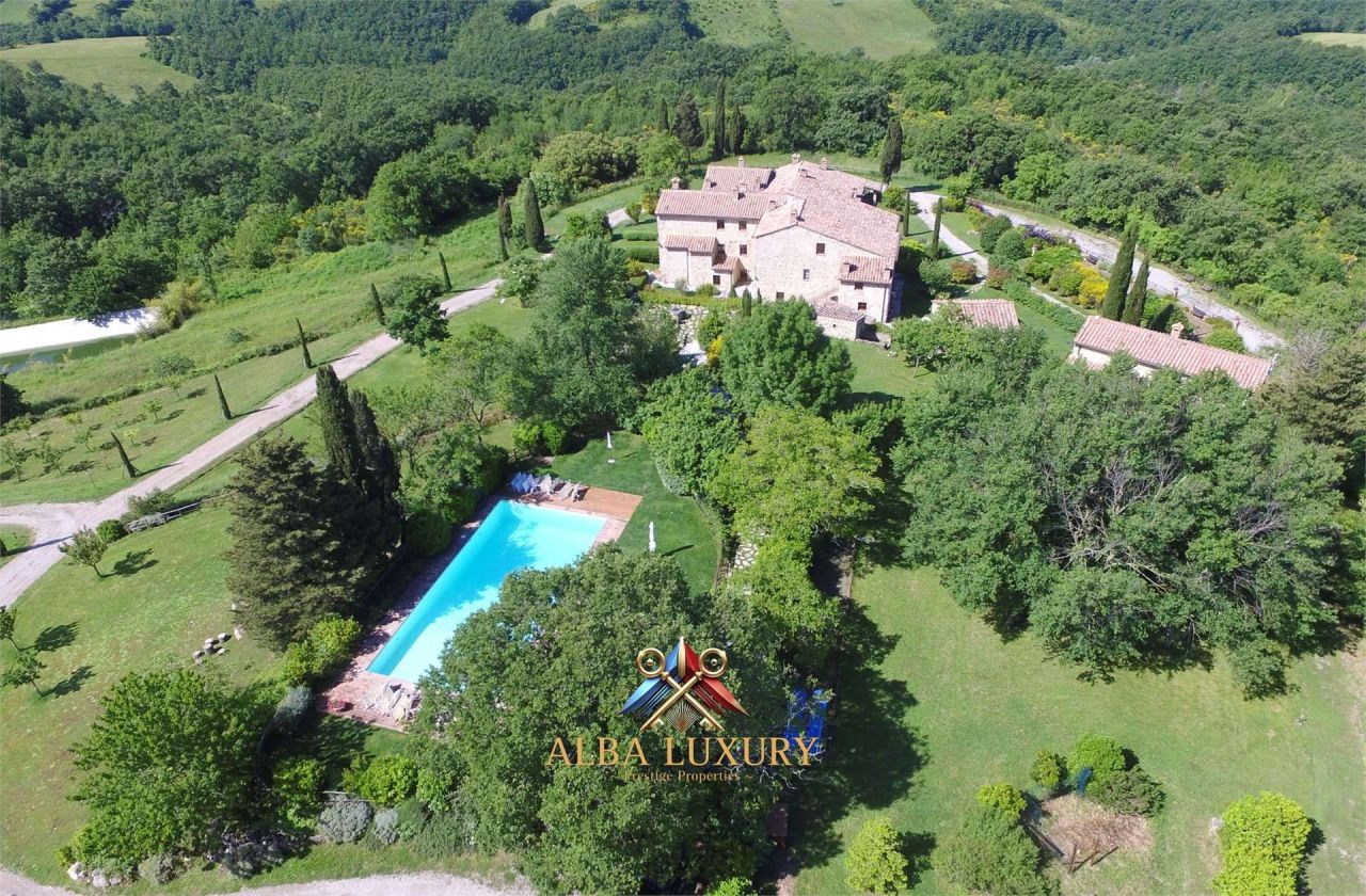 Villa à Sarteano, Italie, 400 m² - image 1