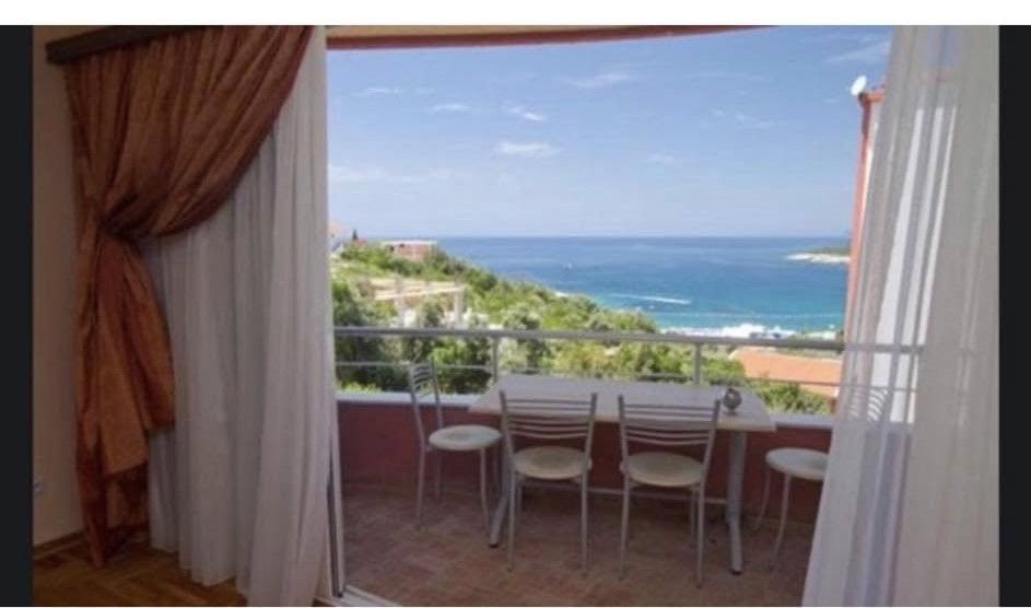 Flat in Utjeha, Montenegro, 93 m² - picture 1