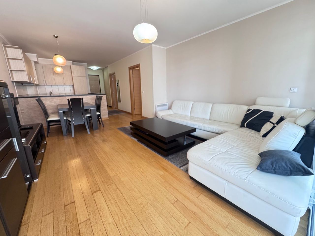 Piso en Budva, Montenegro, 85 m² - imagen 1