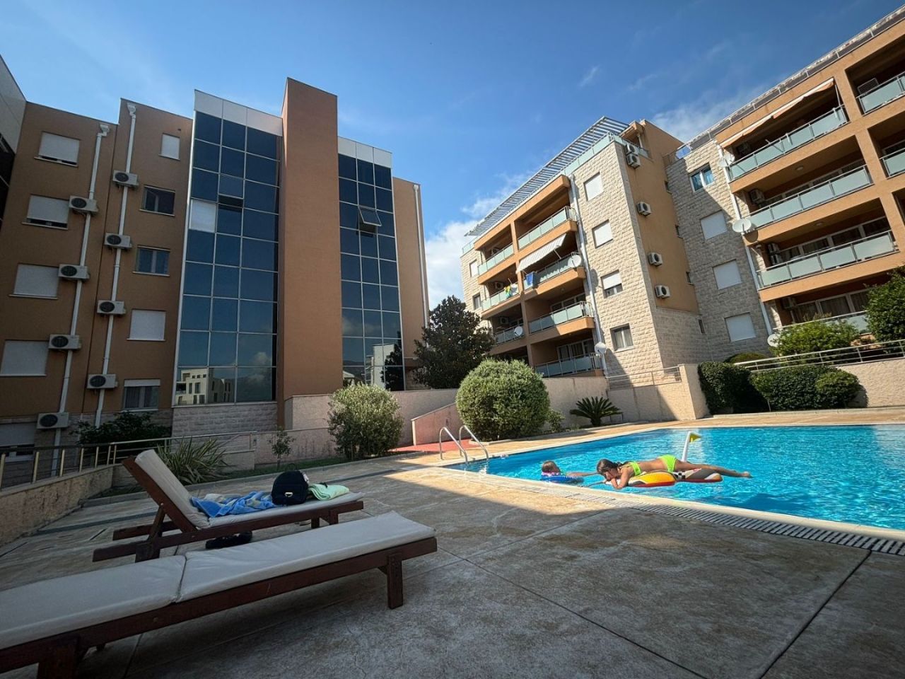 Piso en Becici, Montenegro, 68 m² - imagen 1