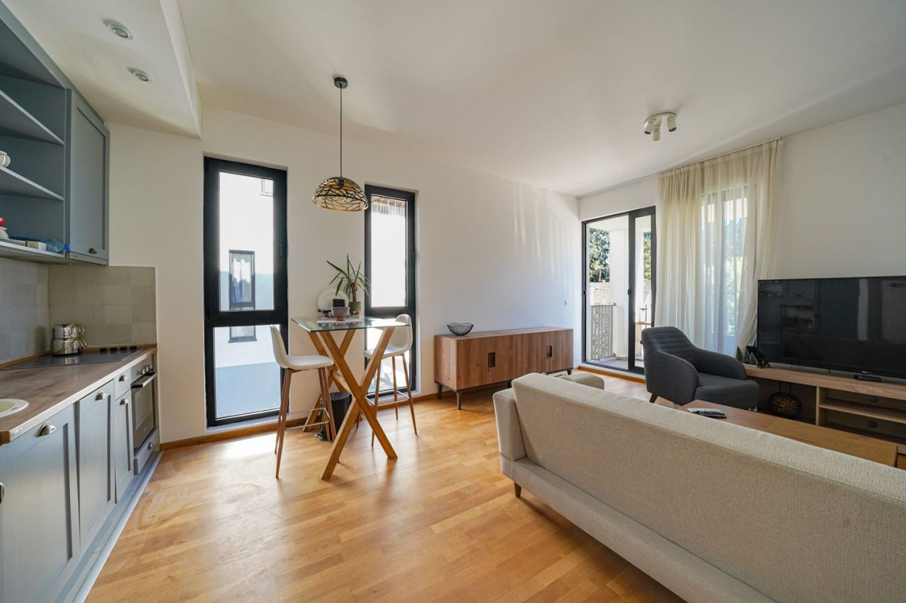 Piso en Tivat, Montenegro, 67 m² - imagen 5