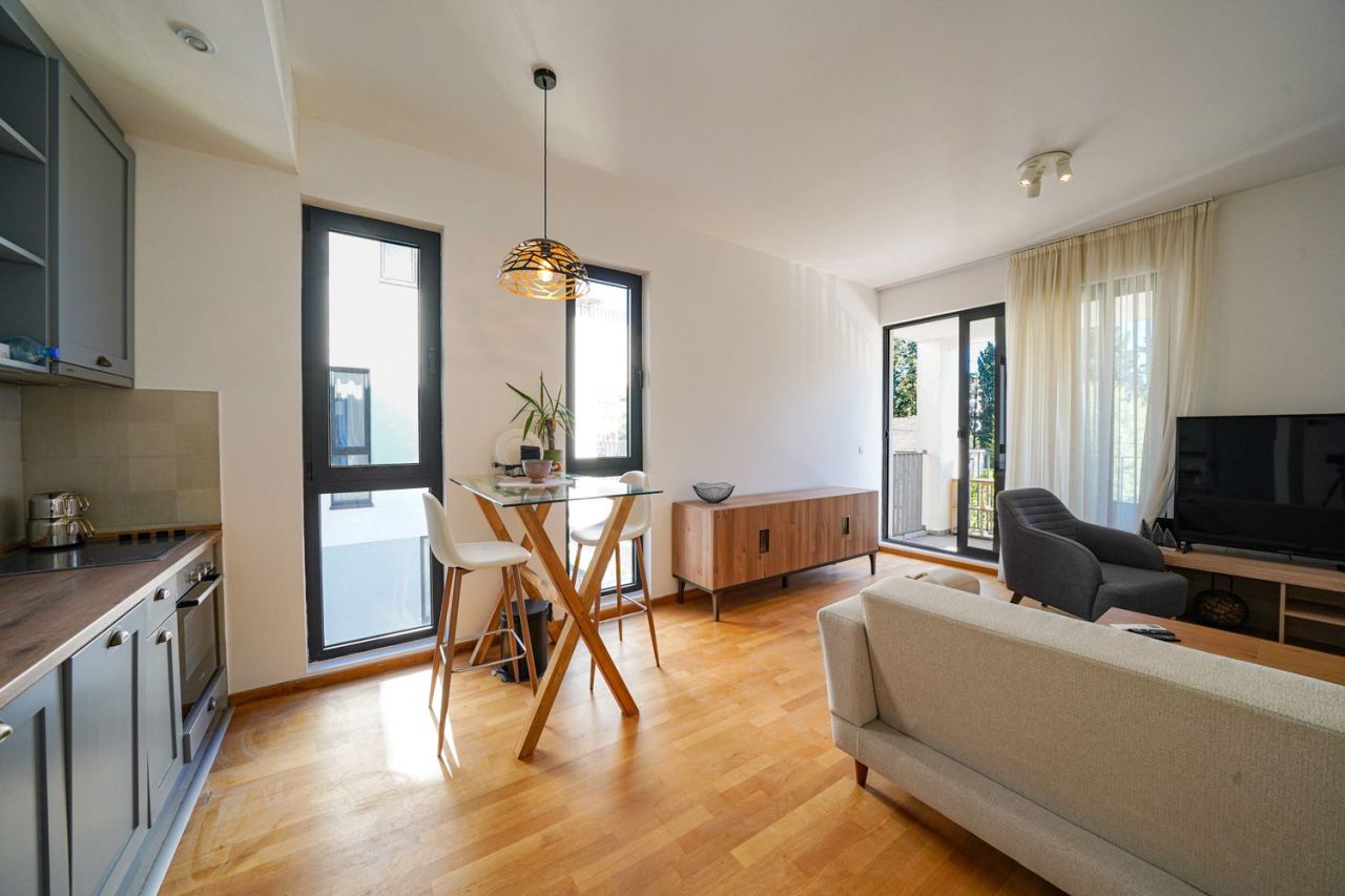 Piso en Tivat, Montenegro, 67 m² - imagen 8