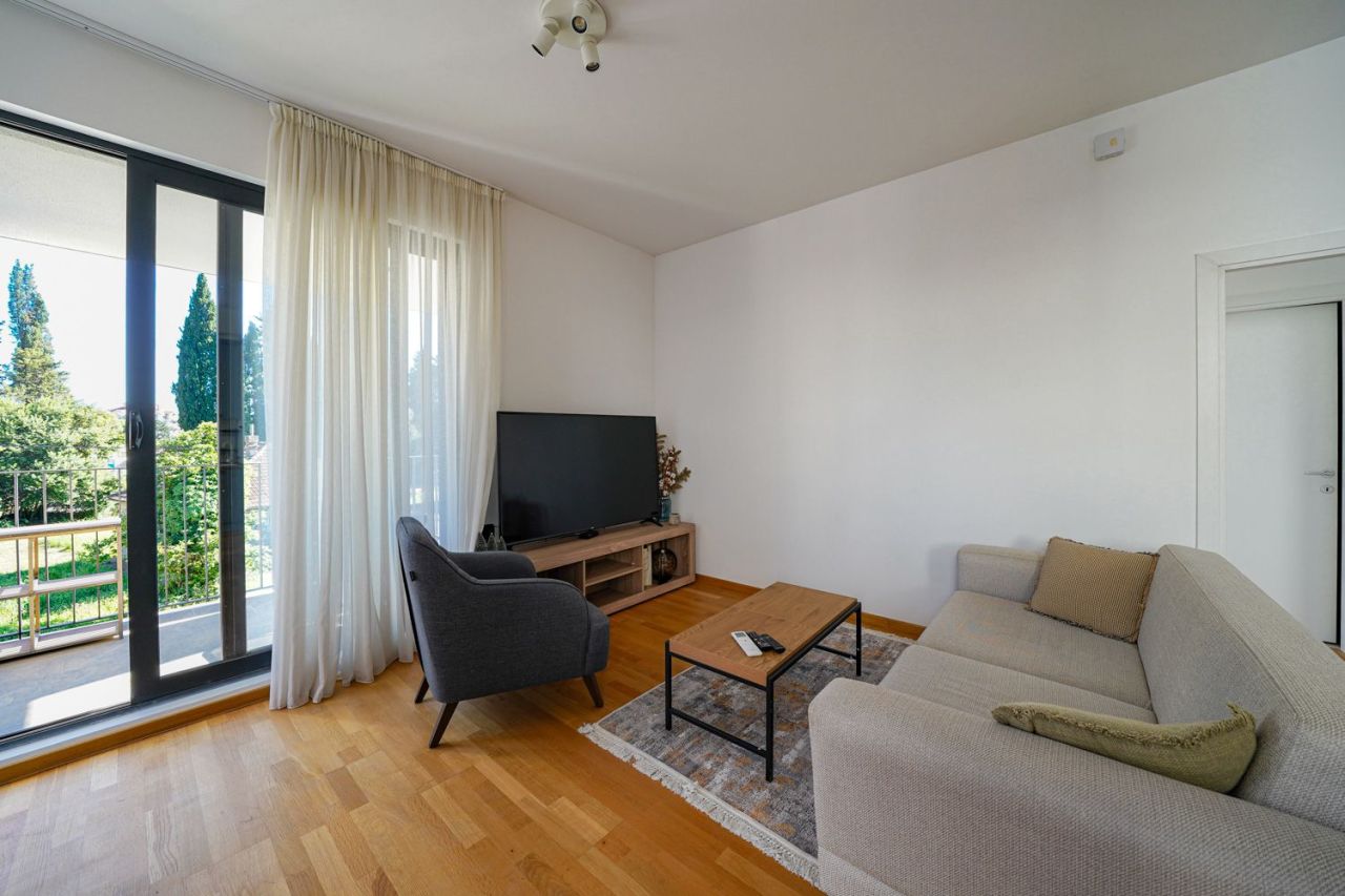 Piso en Tivat, Montenegro, 67 m² - imagen 7