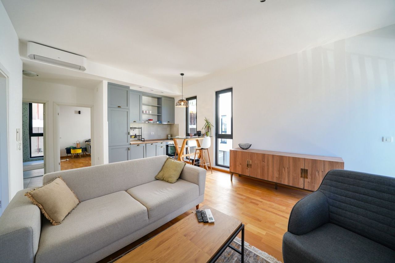 Piso en Tivat, Montenegro, 67 m² - imagen 2