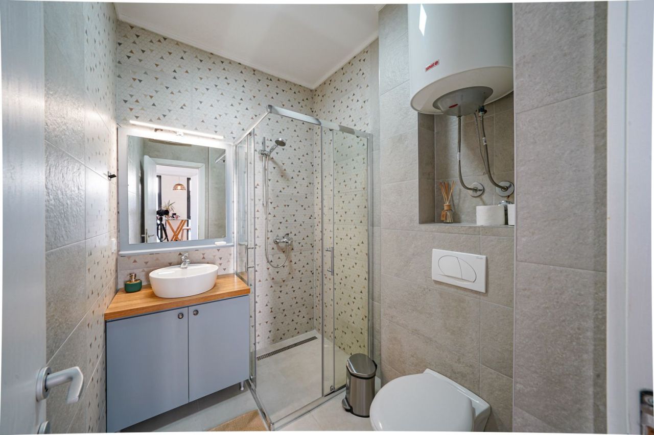 Piso en Tivat, Montenegro, 67 m² - imagen 10