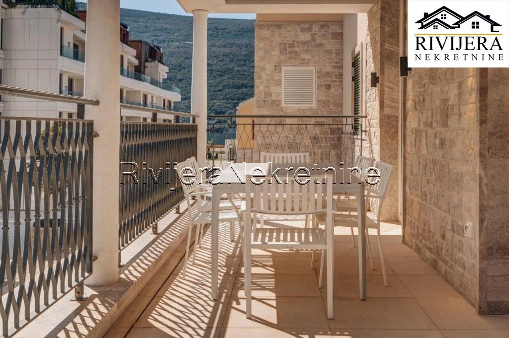 Piso en Herceg-Novi, Montenegro, 170 m² - imagen 14