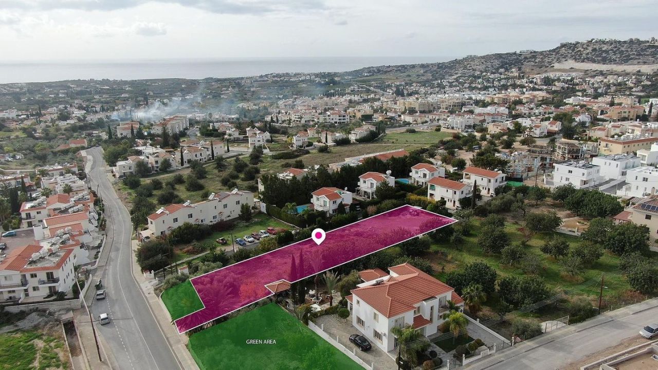 Terrain à Paphos, Chypre, 1 866 m² - image 1