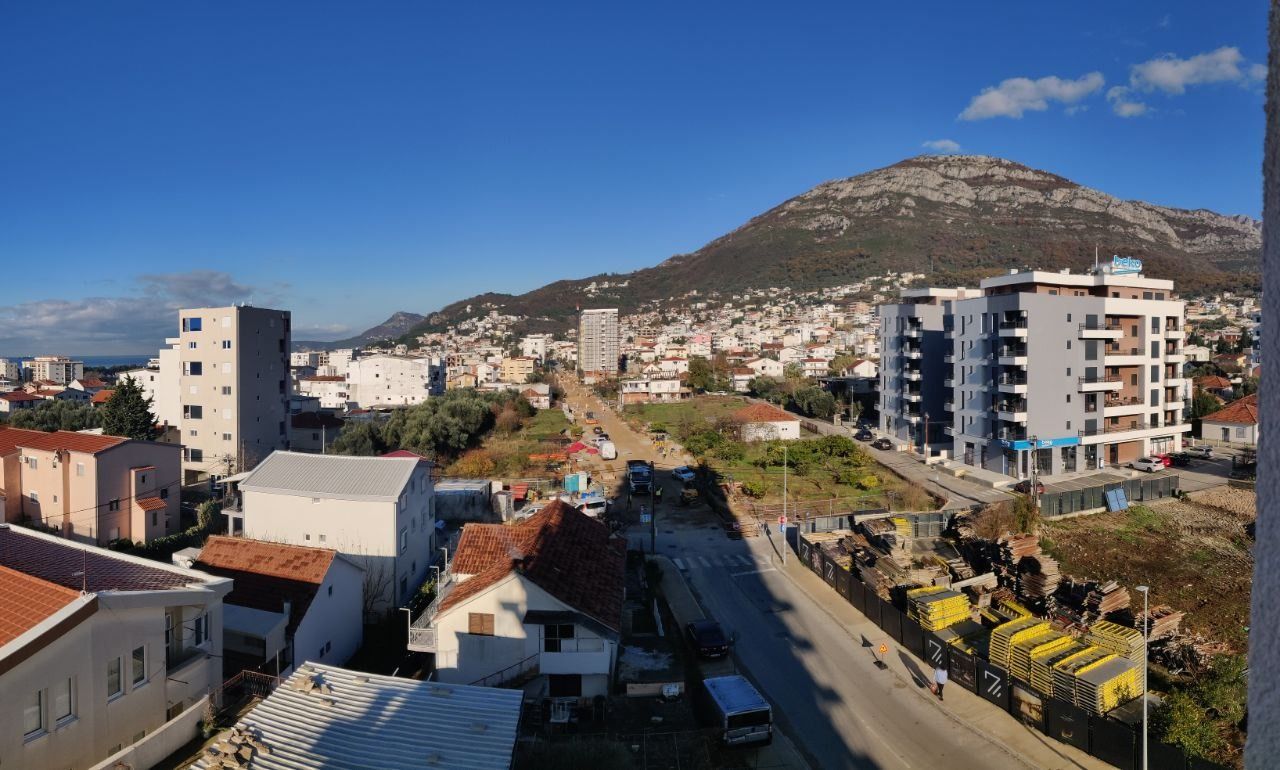 Flat in Bar, Montenegro, 60 m² - picture 1