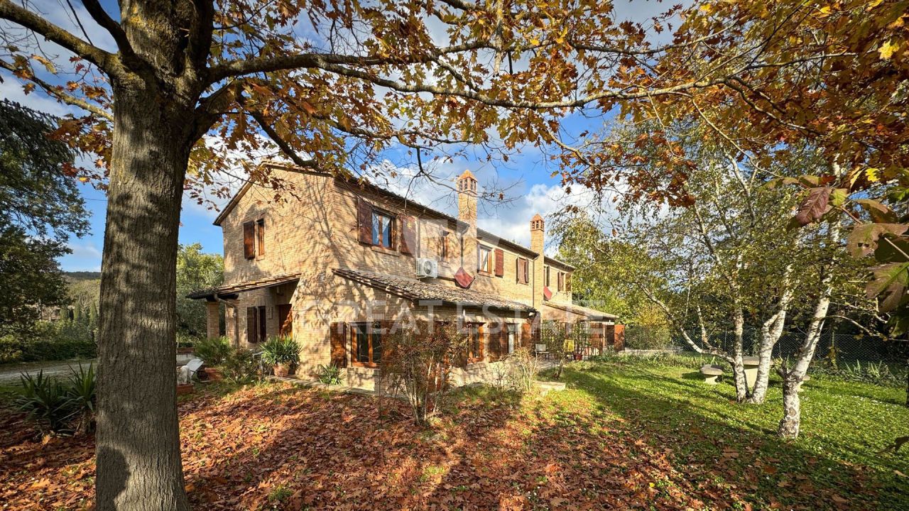 House in Chianciano Terme, Italy, 575.85 m² - picture 1