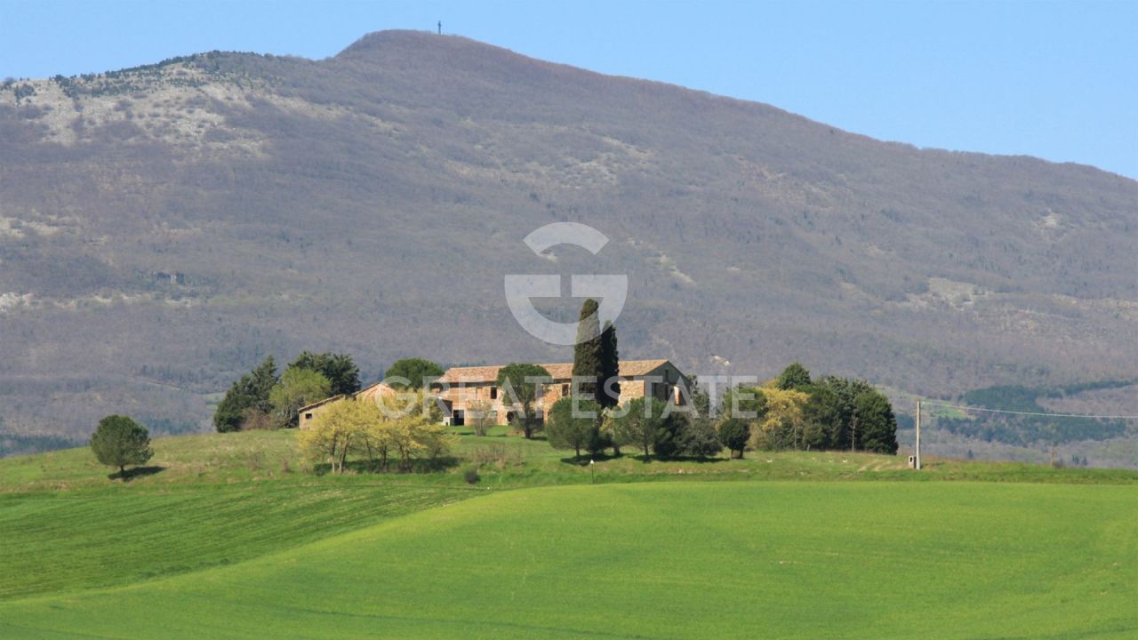 Maison à Citta della Pieve, Italie, 683.55 m² - image 1