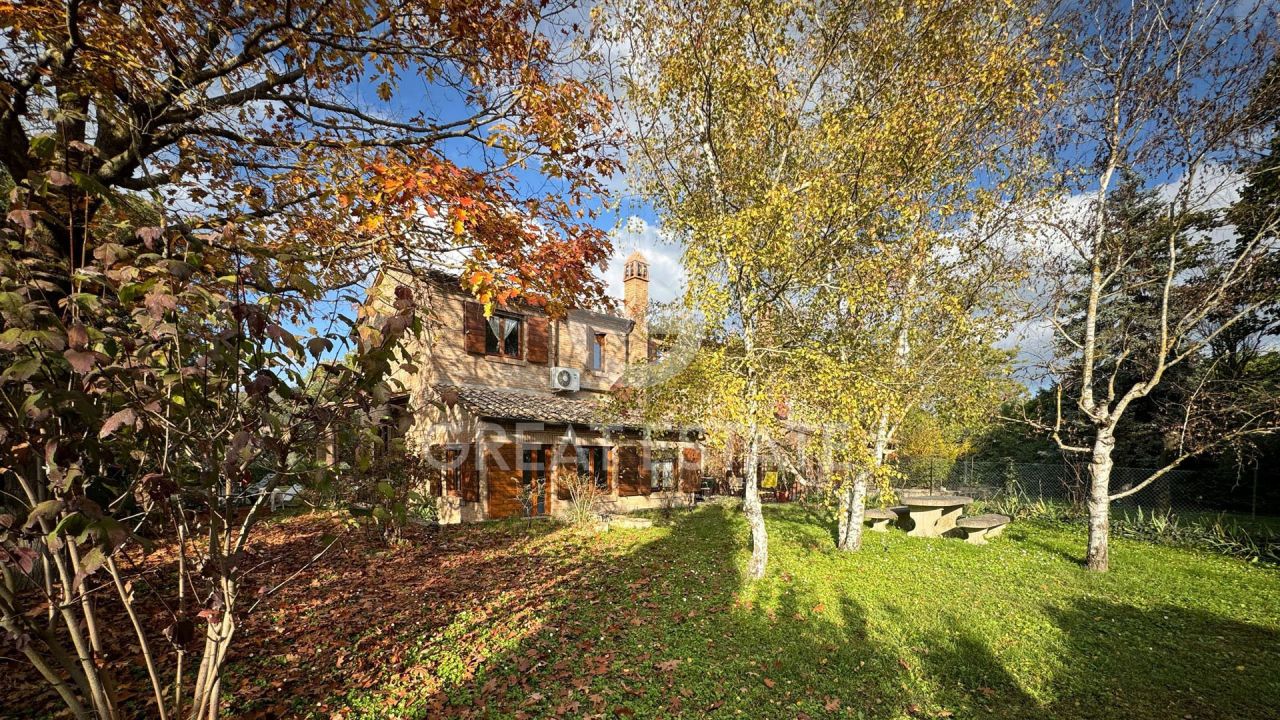 Casa en Chianciano Terme, Italia, 575.85 m² - imagen 2