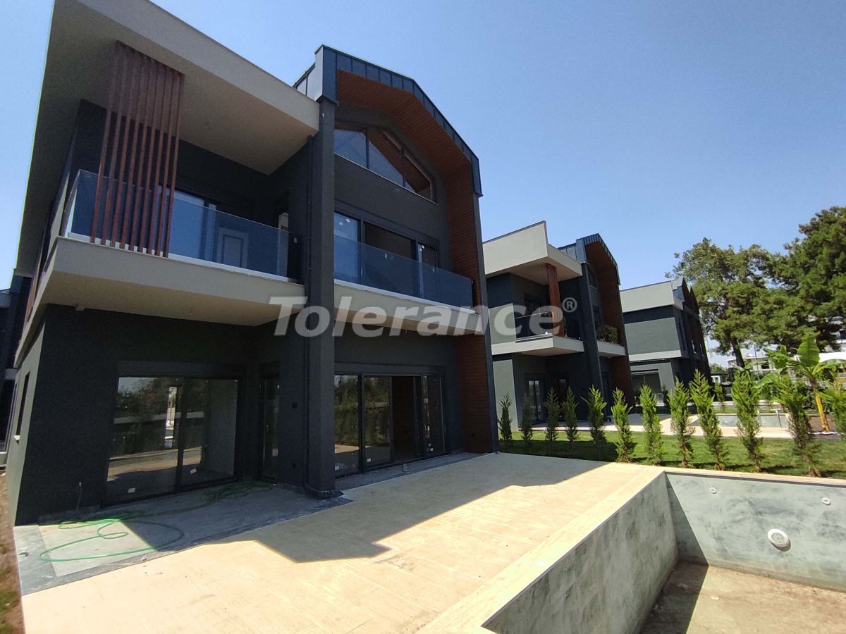 Villa à Antalya, Turquie, 276 m² - image 1