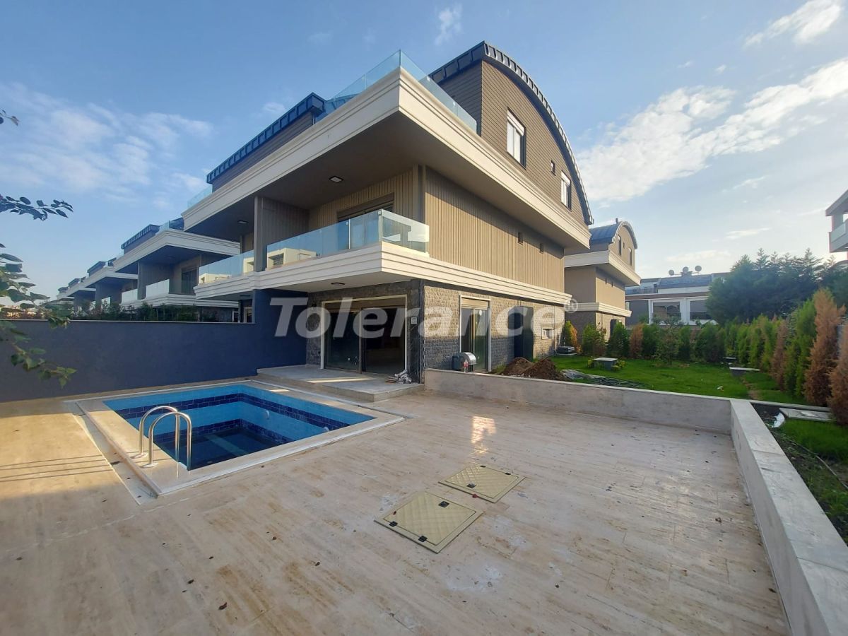 Villa à Antalya, Turquie, 300 m² - image 1