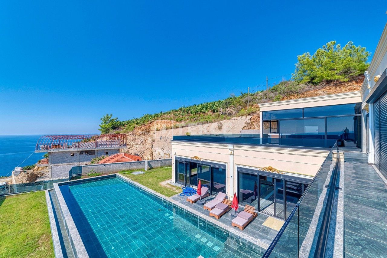 Villa in Alanya, Türkei, 2 500 m² - Foto 1