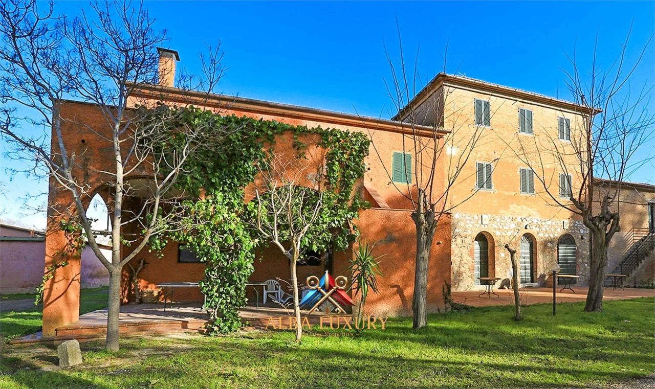 Villa à Grosseto, Italie, 1 500 m² - image 1