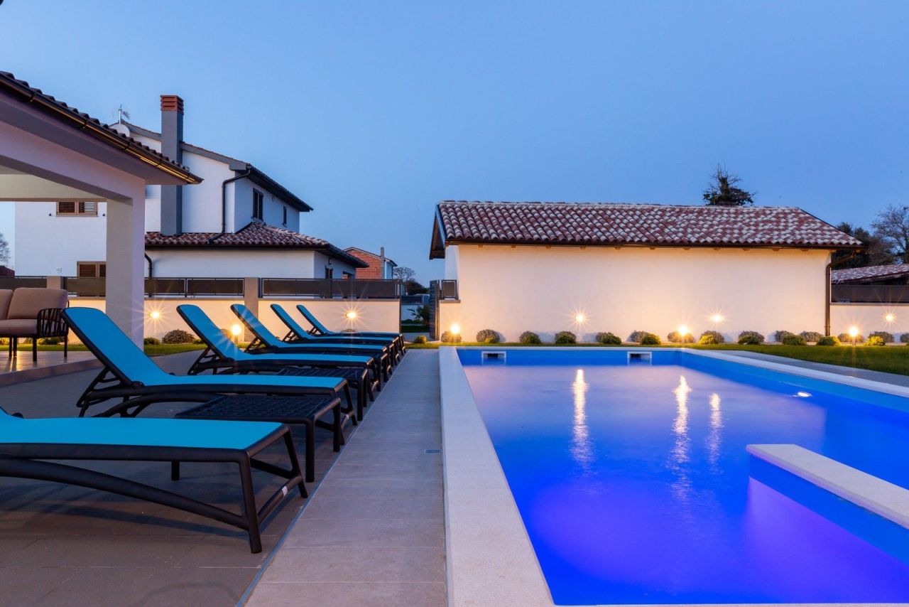 Maison à Pula, Croatie, 145 m² - image 3