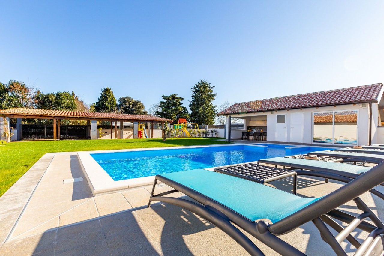 Maison à Pula, Croatie, 145 m² - image 10