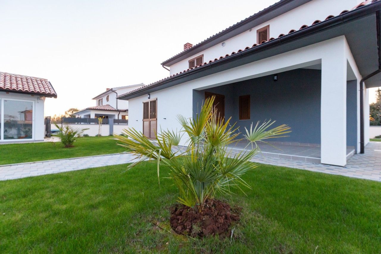 Maison à Pula, Croatie, 145 m² - image 11