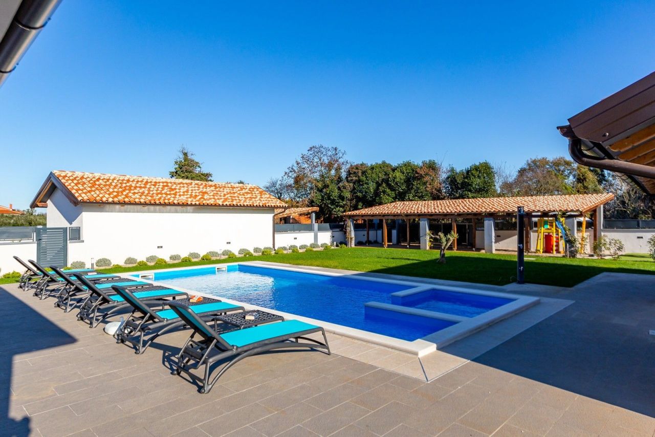 Maison à Pula, Croatie, 145 m² - image 14