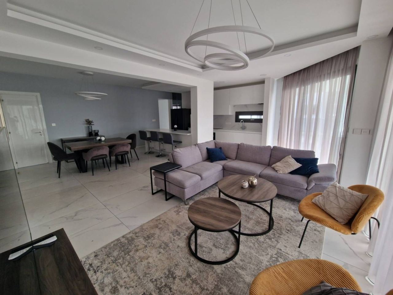 Piso en Lárnaca, Chipre, 335 m² - imagen 1