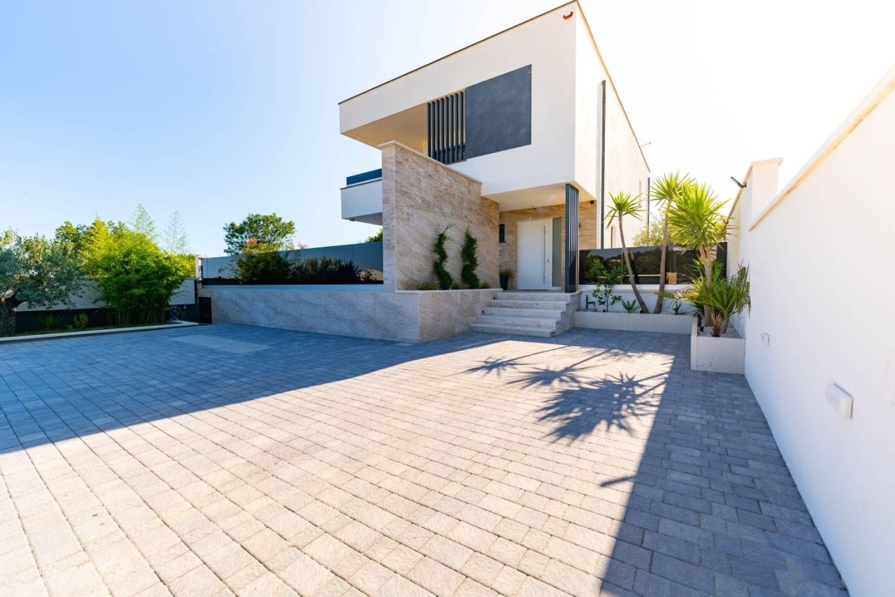 House in Medulin, Croatia, 180 m² - picture 1