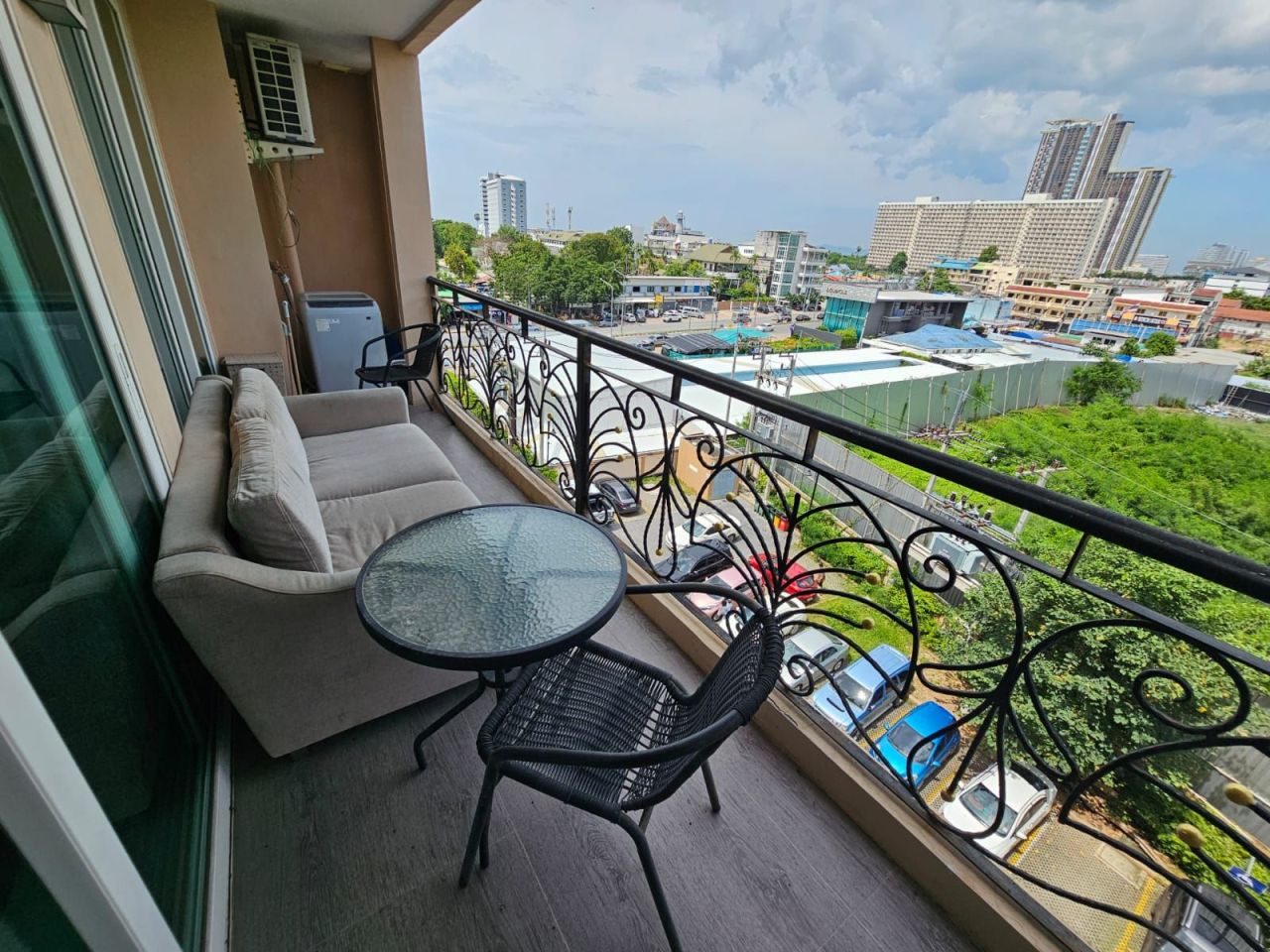 Apartment in Pattaya, Thailand, 72 m² - picture 1