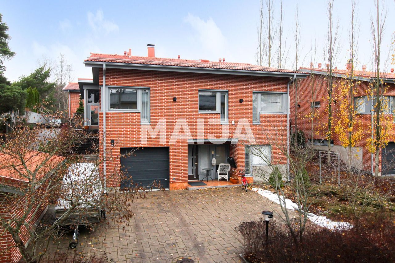 Maison à Vantaa, Finlande, 185 m² - image 1