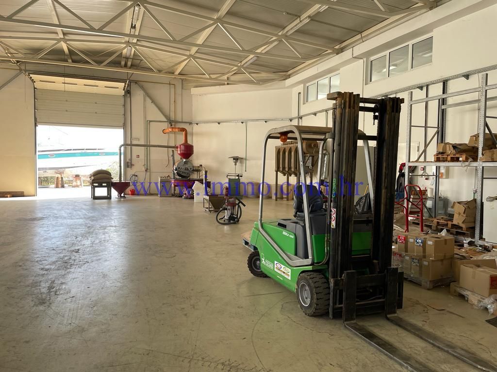 Commercial property in Sibenic, Croatia, 1 400 m² - picture 6