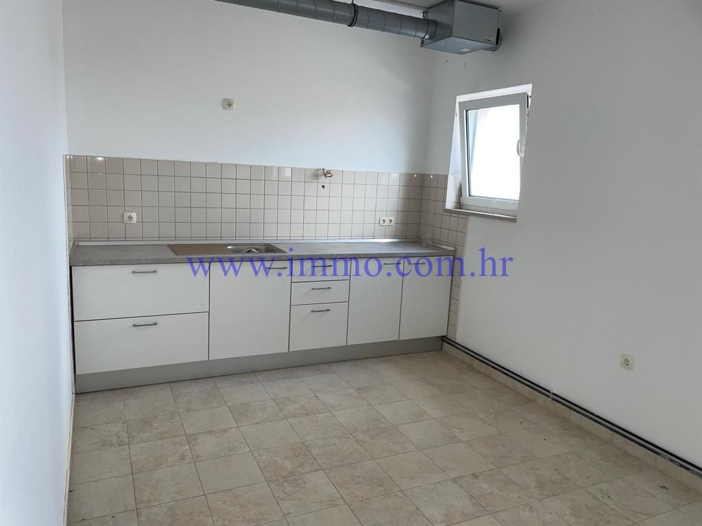 Commercial property in Sibenic, Croatia, 1 400 m² - picture 16