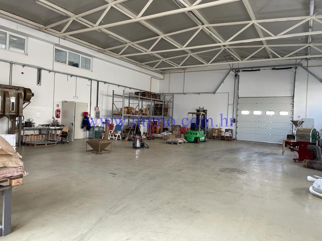 Commercial property in Sibenic, Croatia, 1 400 m² - picture 5