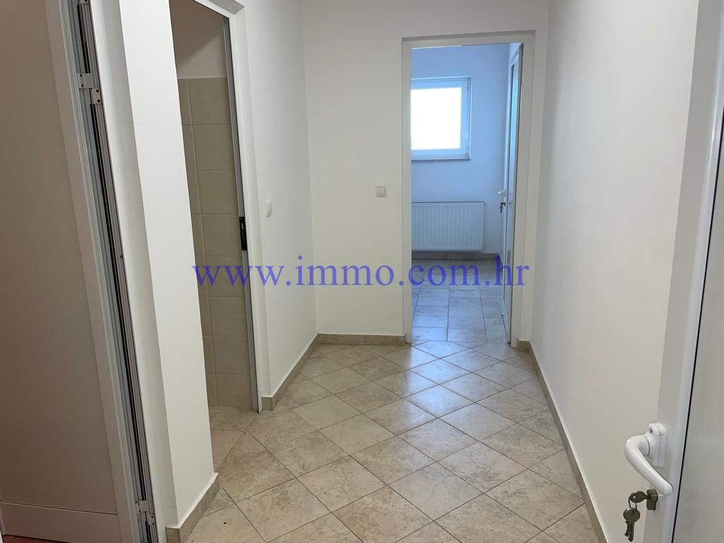 Commercial property in Sibenic, Croatia, 1 400 m² - picture 12