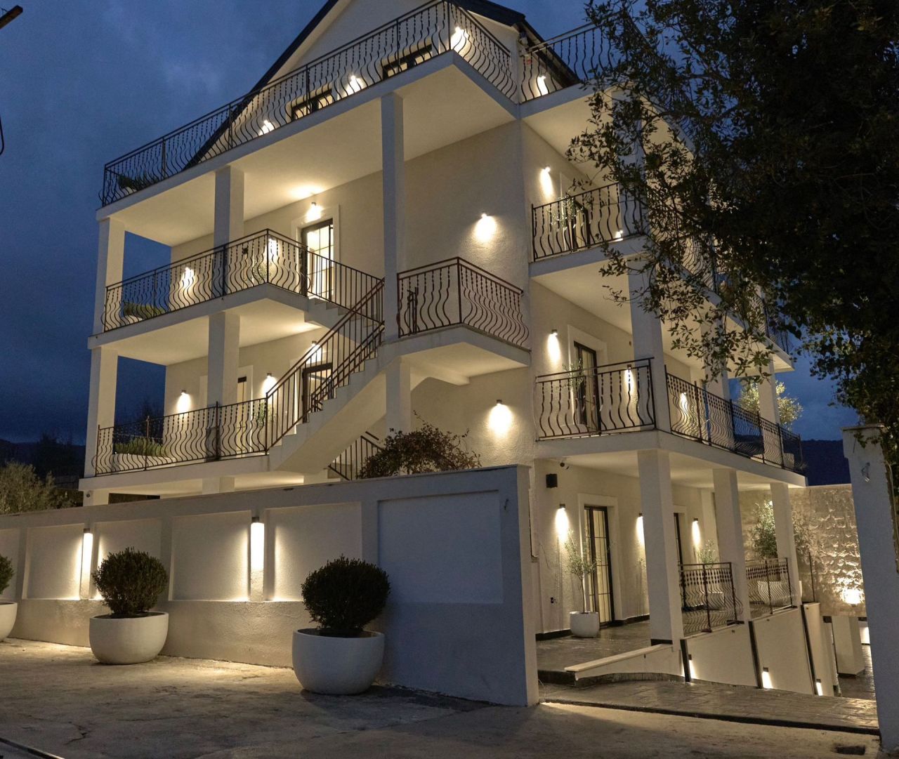 Villa en Tivat, Montenegro, 424 m² - imagen 1