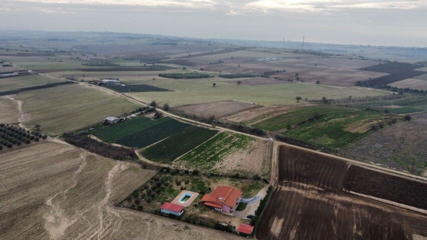 Grundstück in Thessaloniki, Griechenland, 4 800 m² - Foto 1