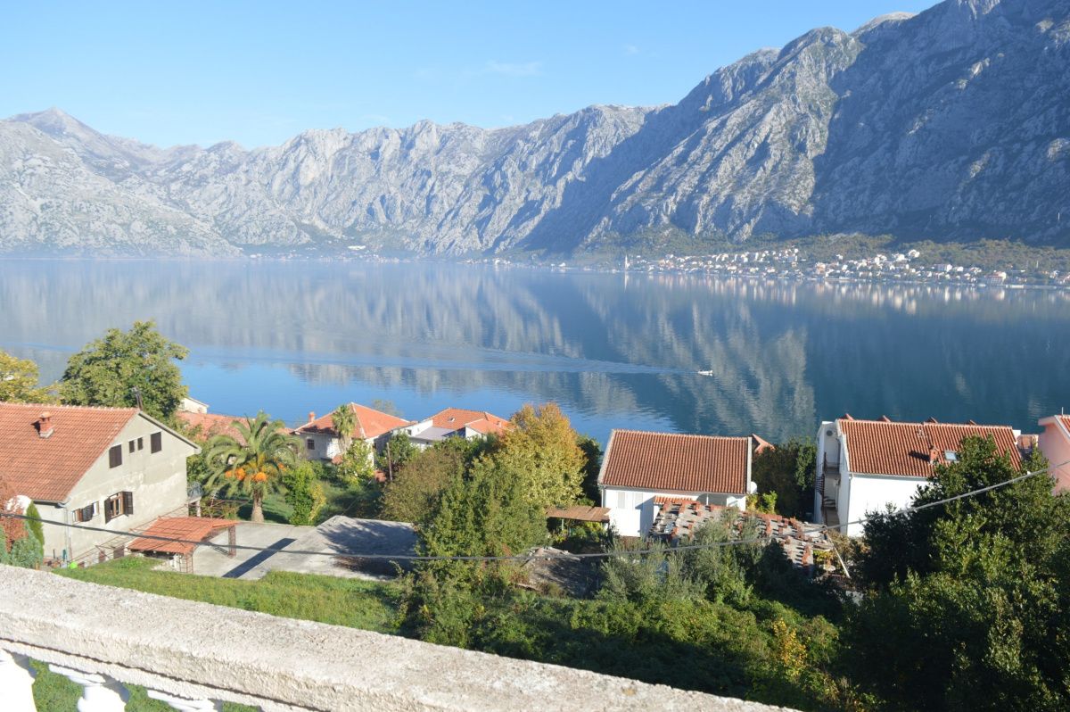 Casa en Kotor, Montenegro, 232 m² - imagen 1