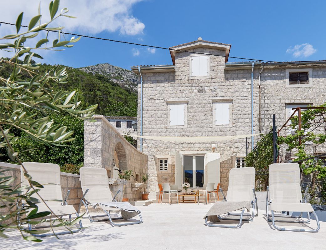 Haus in Kotor, Montenegro, 146 m² - Foto 1