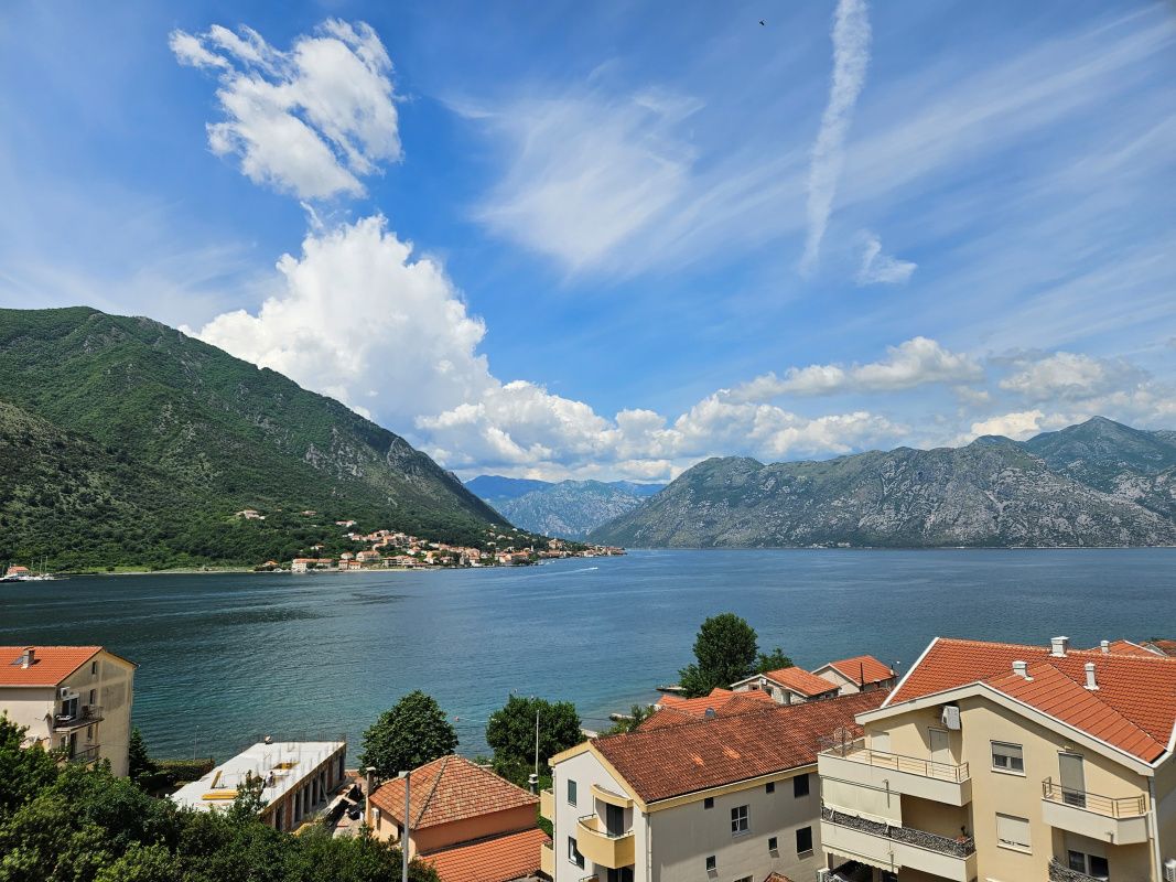 Wohnung in Kotor, Montenegro, 153 m² - Foto 1