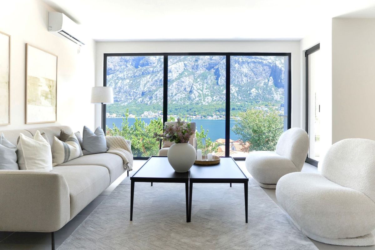 Casa en Kotor, Montenegro, 181 m² - imagen 1