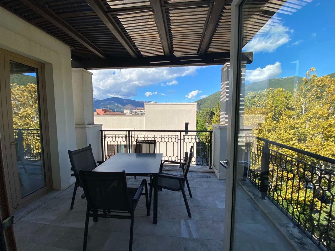 Piso en Tivat, Montenegro, 76 m² - imagen 1