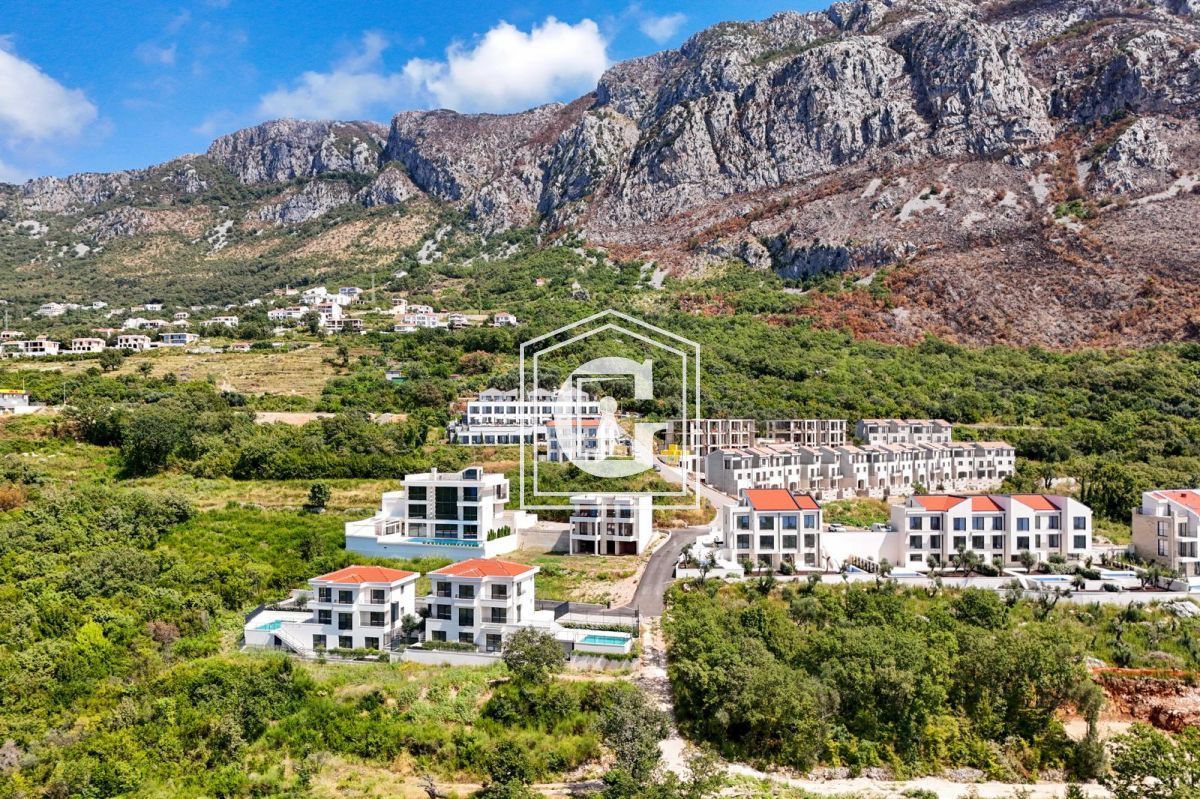 Villa in Rezevici, Montenegro, 318 m² - picture 9