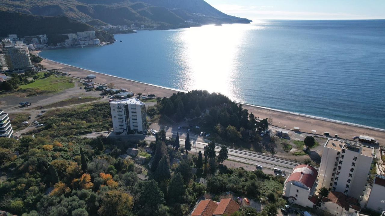 Land in Becici, Montenegro, 250 m² - picture 1