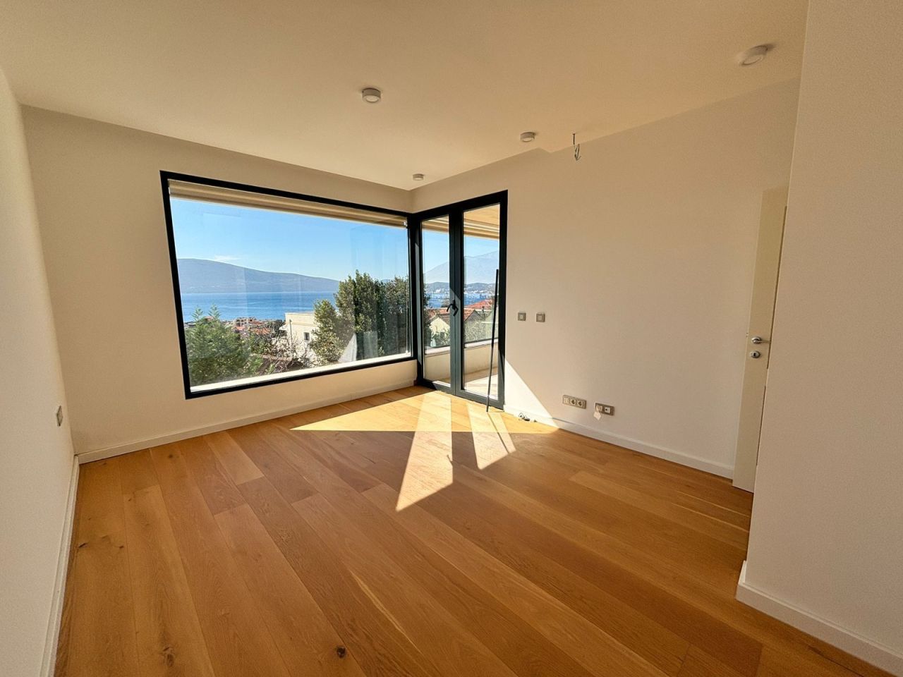 Apartment in Tivat, Montenegro, 101 m² - Foto 1