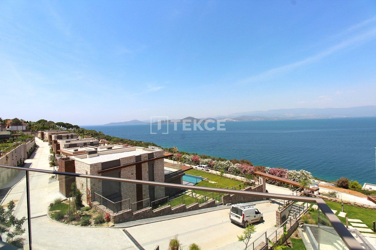 Apartment in Milas, Turkey, 206 m² - picture 1