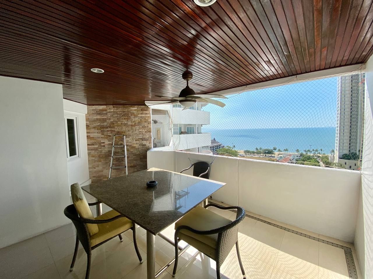 Flat in Pattaya, Thailand, 178 m² - picture 1